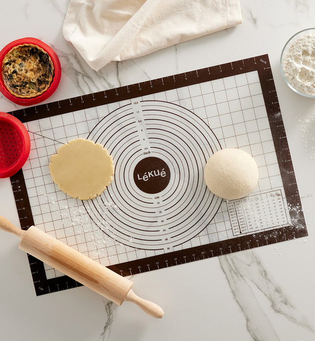 Lekue Non-Stick Silicone Pastry Mat with Measurement Markings, 24 x 16 Inches, Black