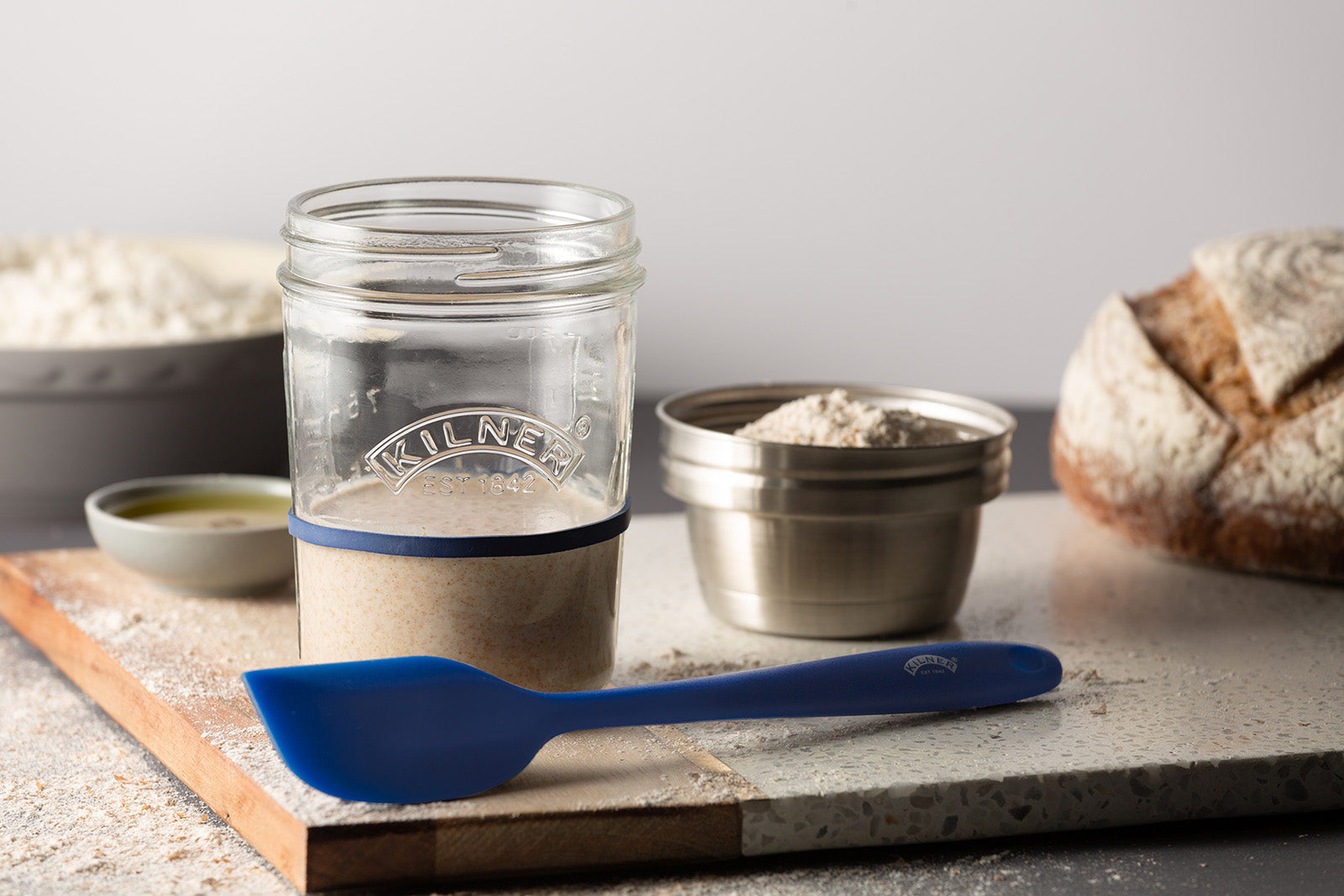 Kilner Sourdough Starter Set, 2 Glass Jars with Spatula and Measuring Markers