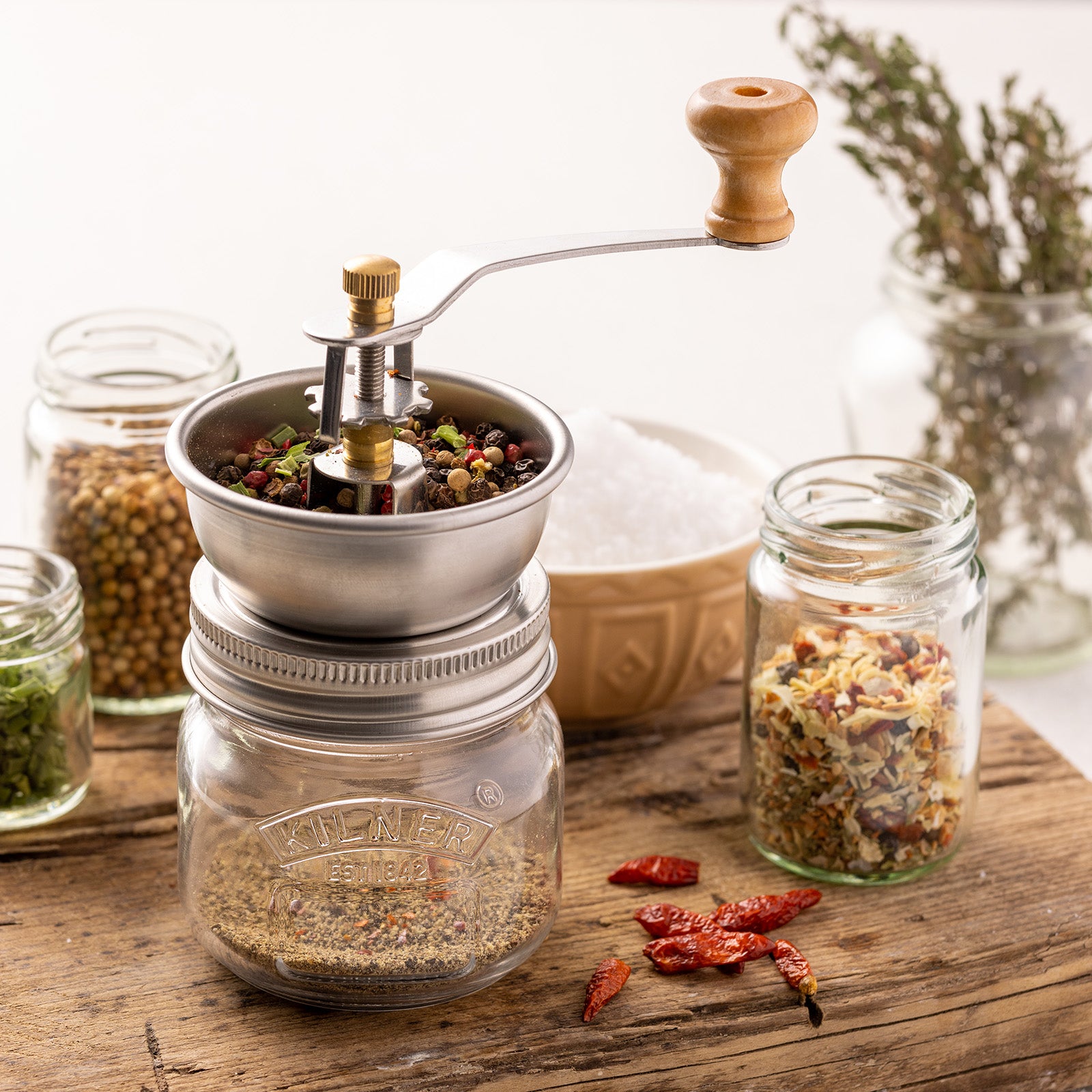 Kilner Seasoning Grinder, Refillable Glass Spice Mill with Stainless Steel Grinder