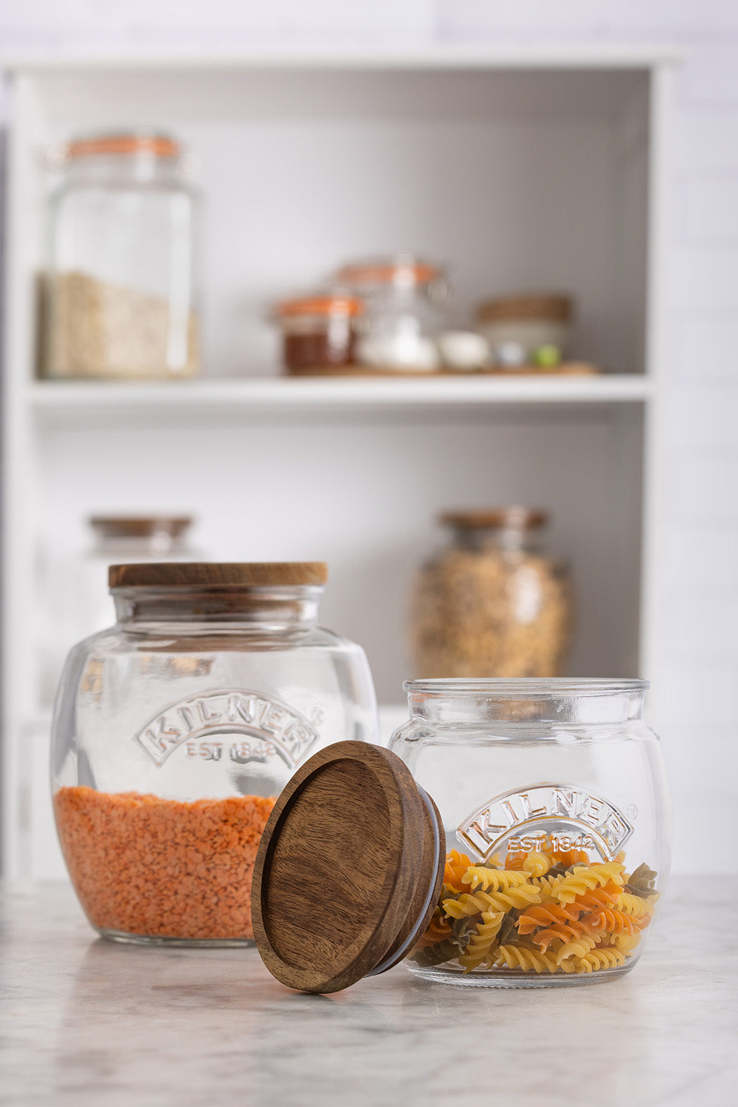 Kilner Universal Glass Storage Jar with Wooden Lid and Silicone Seal, 67.6 Ounce