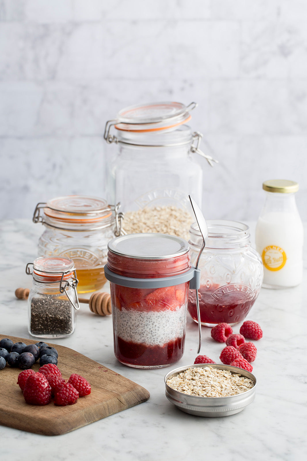 Kilner Parfait & Overnight Oats Jar Set, 350ml Glass Breakfast Jar with Spoon
