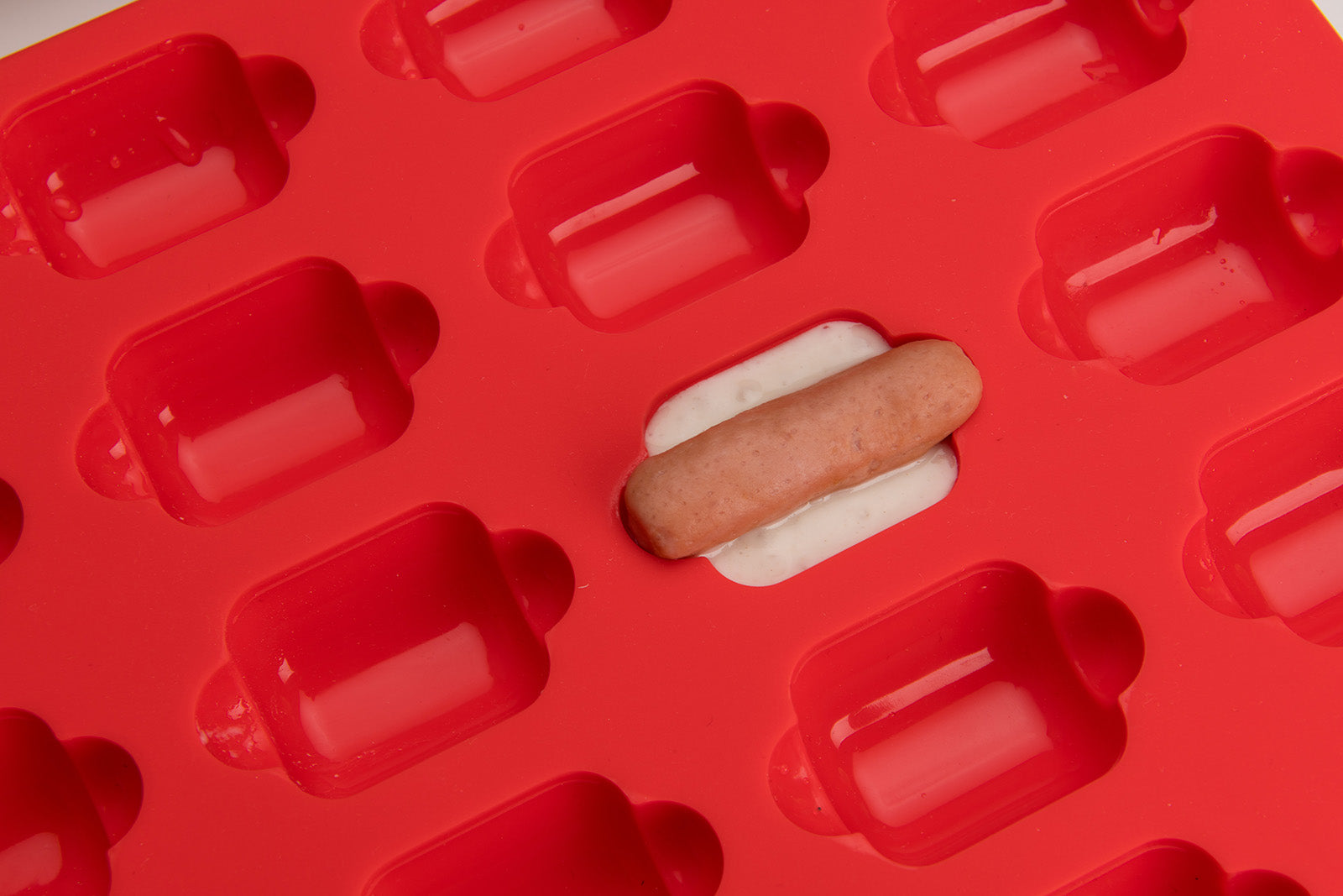 Mobi 12 Pigs in a Blanket Silicone Snack Mold, Mini Hot Dogs