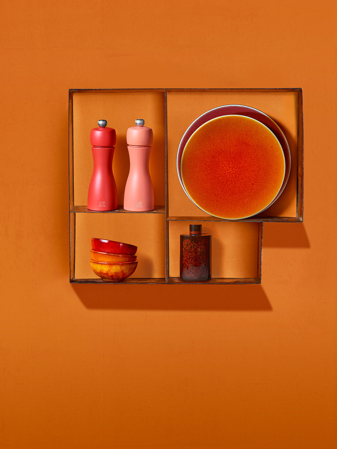 Peugeot Tahiti Duo 6 Inch Salt & Pepper Mill Set, Red Tones