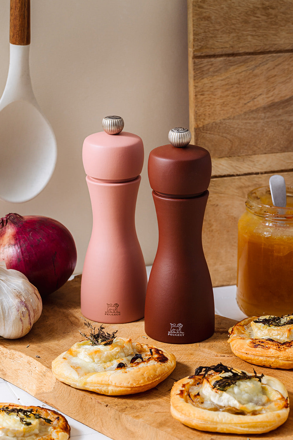 Peugeot Tahiti Duo 6 Inch Zirlon Salt & Pepper Mill Set, Brown Tones