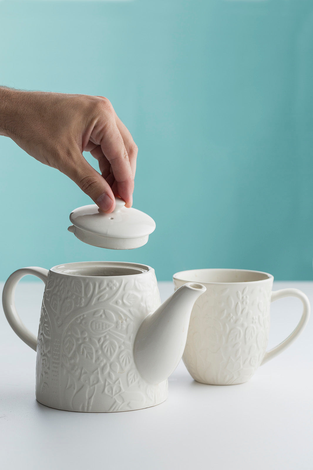 Mason Cash In the Forest Teapot, 34 fl oz Stoneware Teapot with Woodland Embossed Design