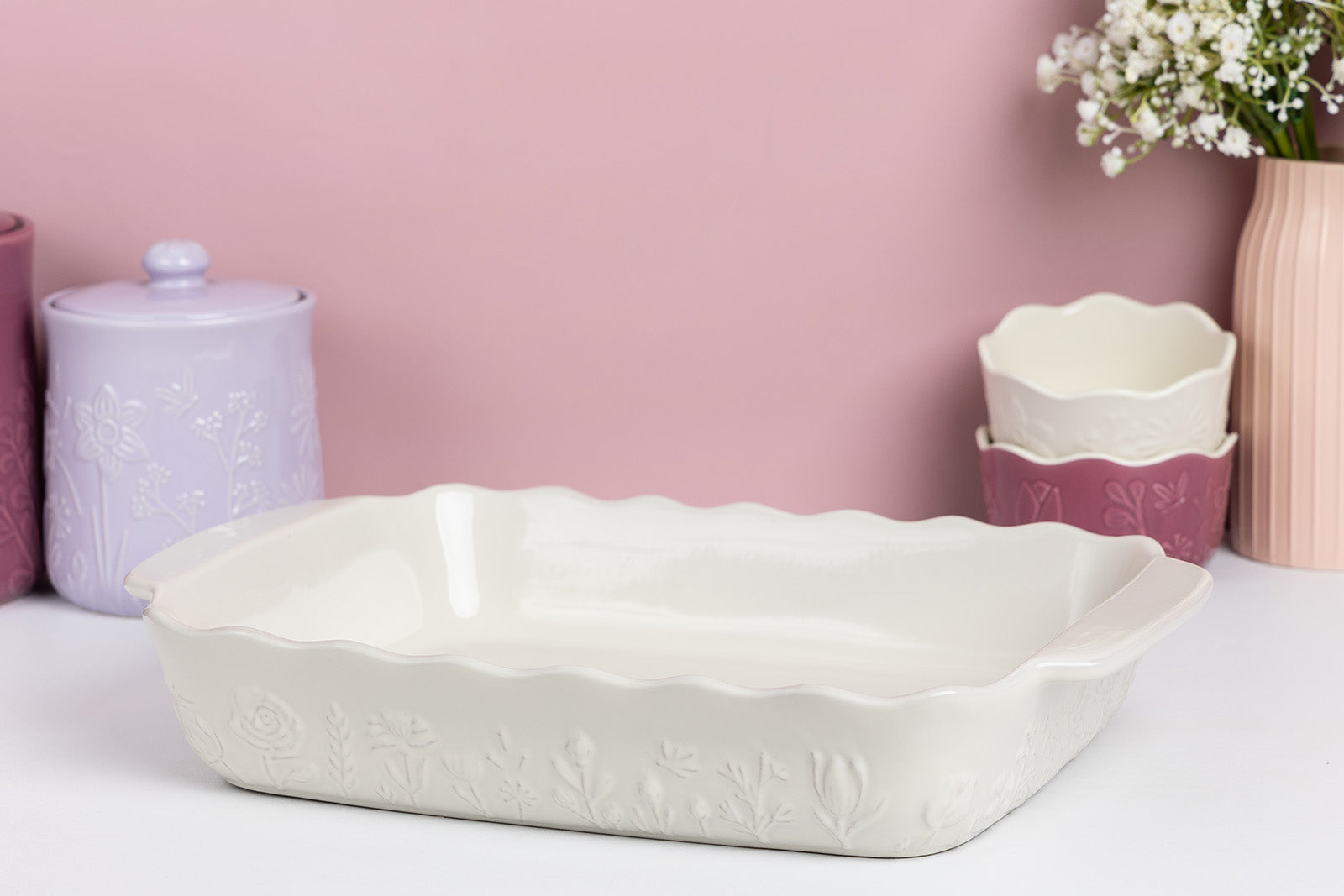 Mason Cash In The Meadow Large Rectangular Baker with Embossed Floral Design, Cream