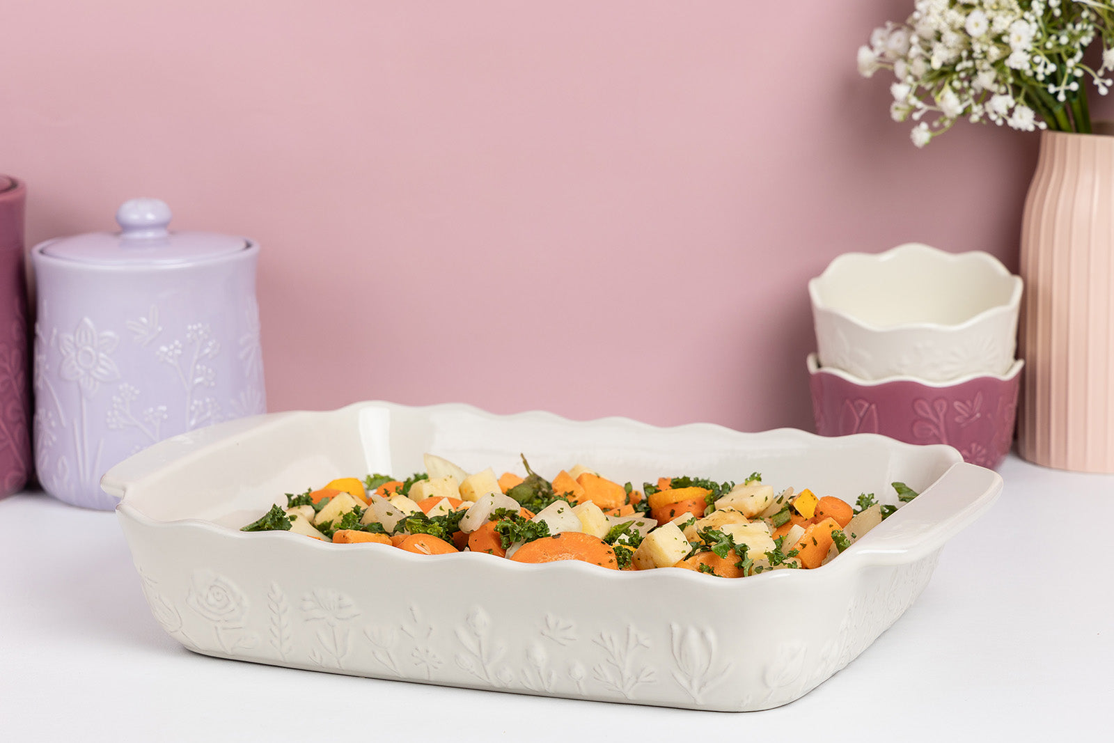 Mason Cash In The Meadow Large Rectangular Baker with Embossed Floral Design, Cream