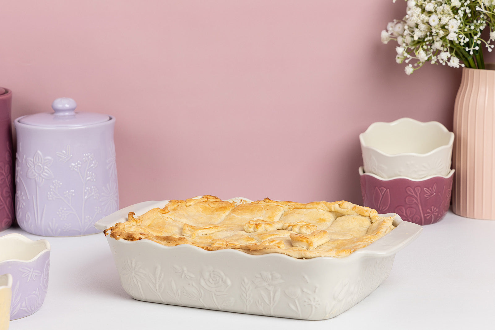 Mason Cash In The Meadow Medium Rectangular Baker with Embossed Floral Design, Cream