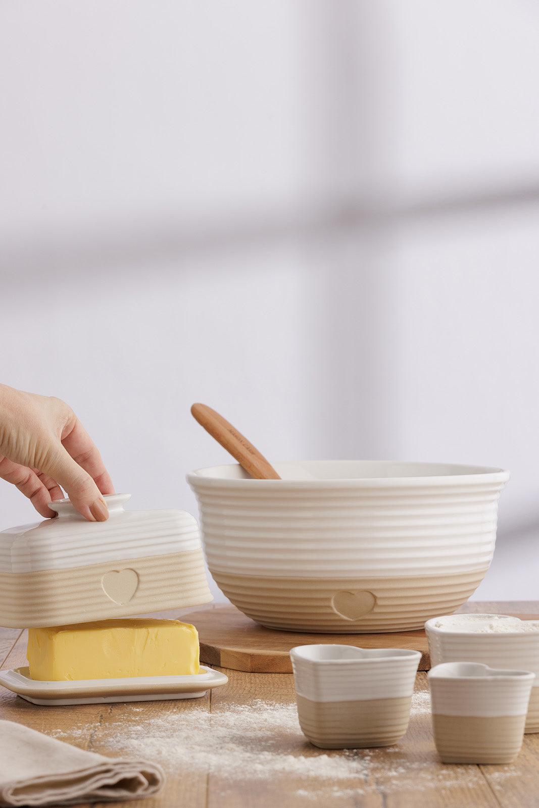 Mason Cash Rustic Charm Butter Dish, Covered Stoneware Butter Keeper