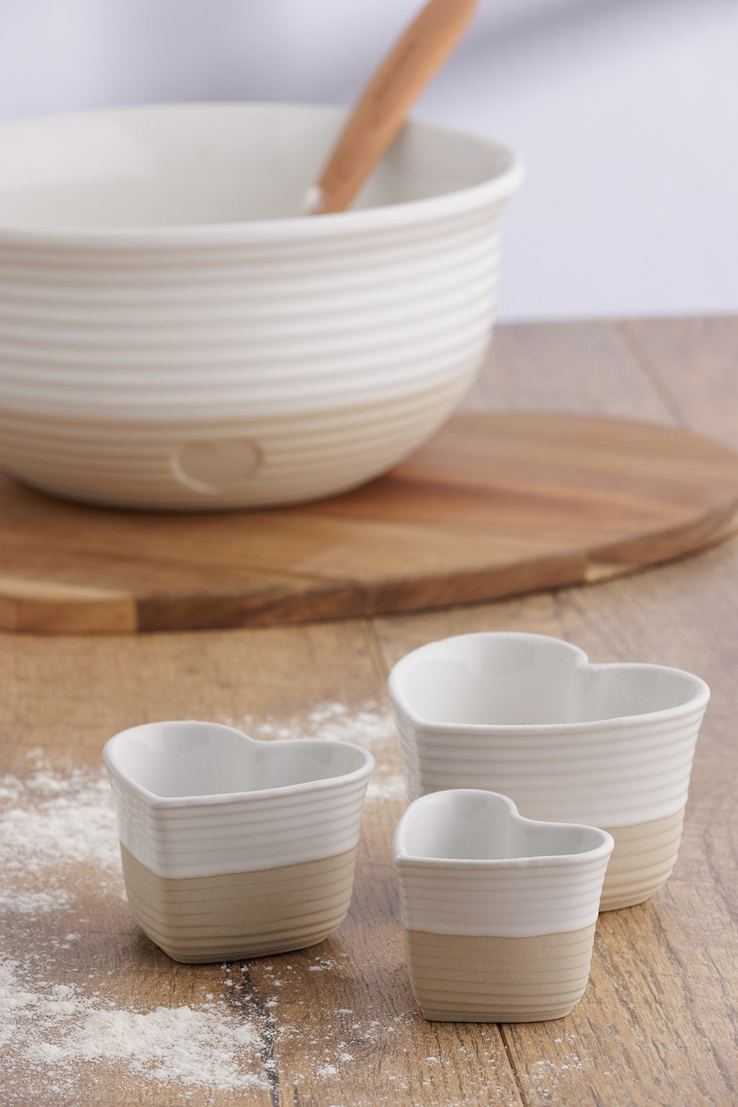 Mason Cash Rustic Charm Measuring Cups, Set of 3 Stoneware Cups (1 Cup to ¼ Cup)