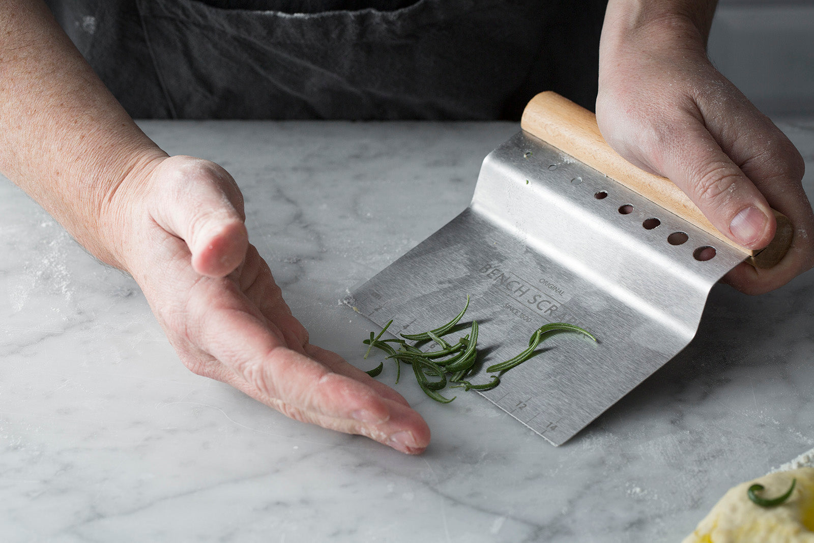 Mason Cash Innovative Kitchen Pizza Cutter, Stainless Steel Blade with Herb Stripper & Spaghetti Measurer