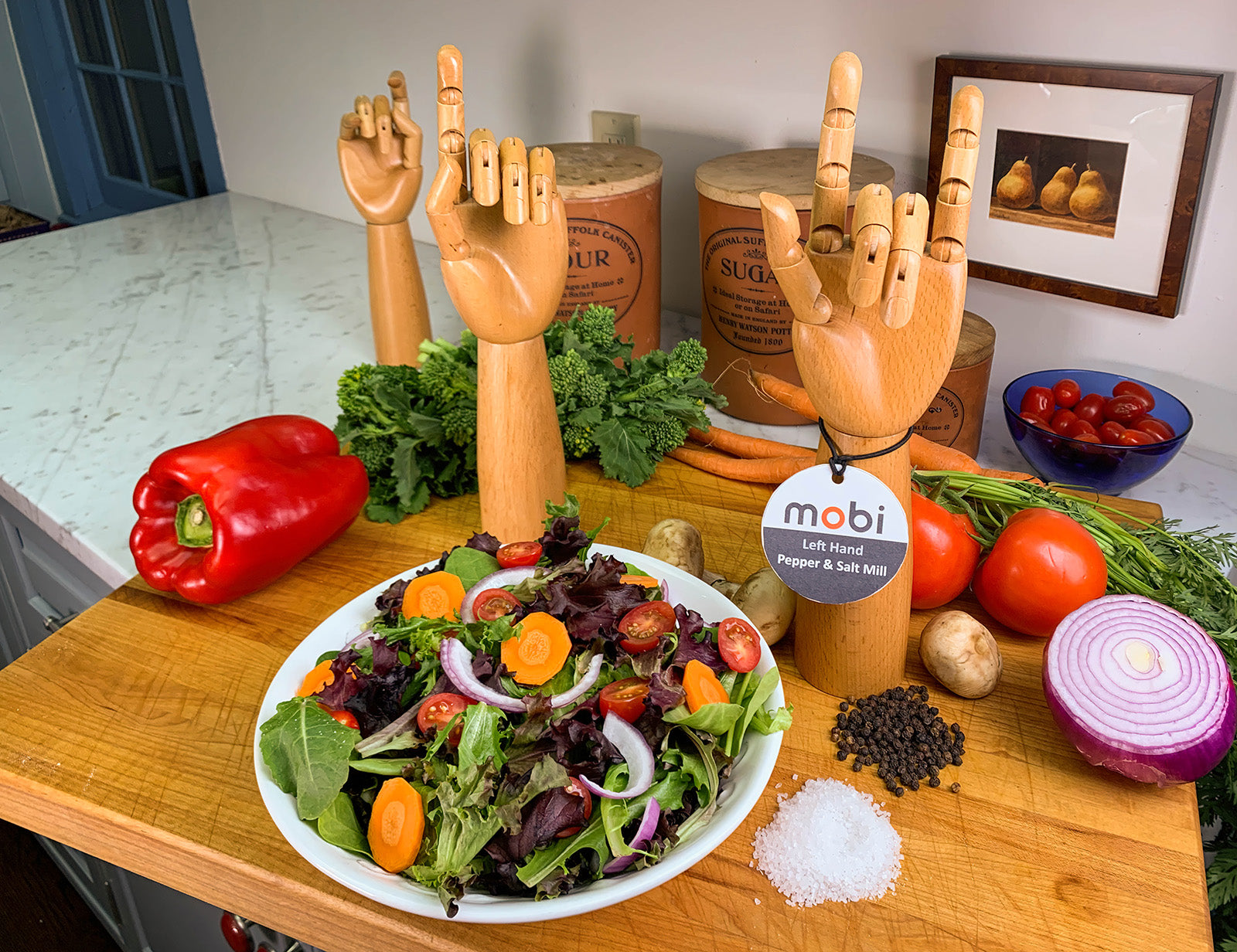 Mobi Handy Hand Shaped Salt and Pepper Mill, Right Hand