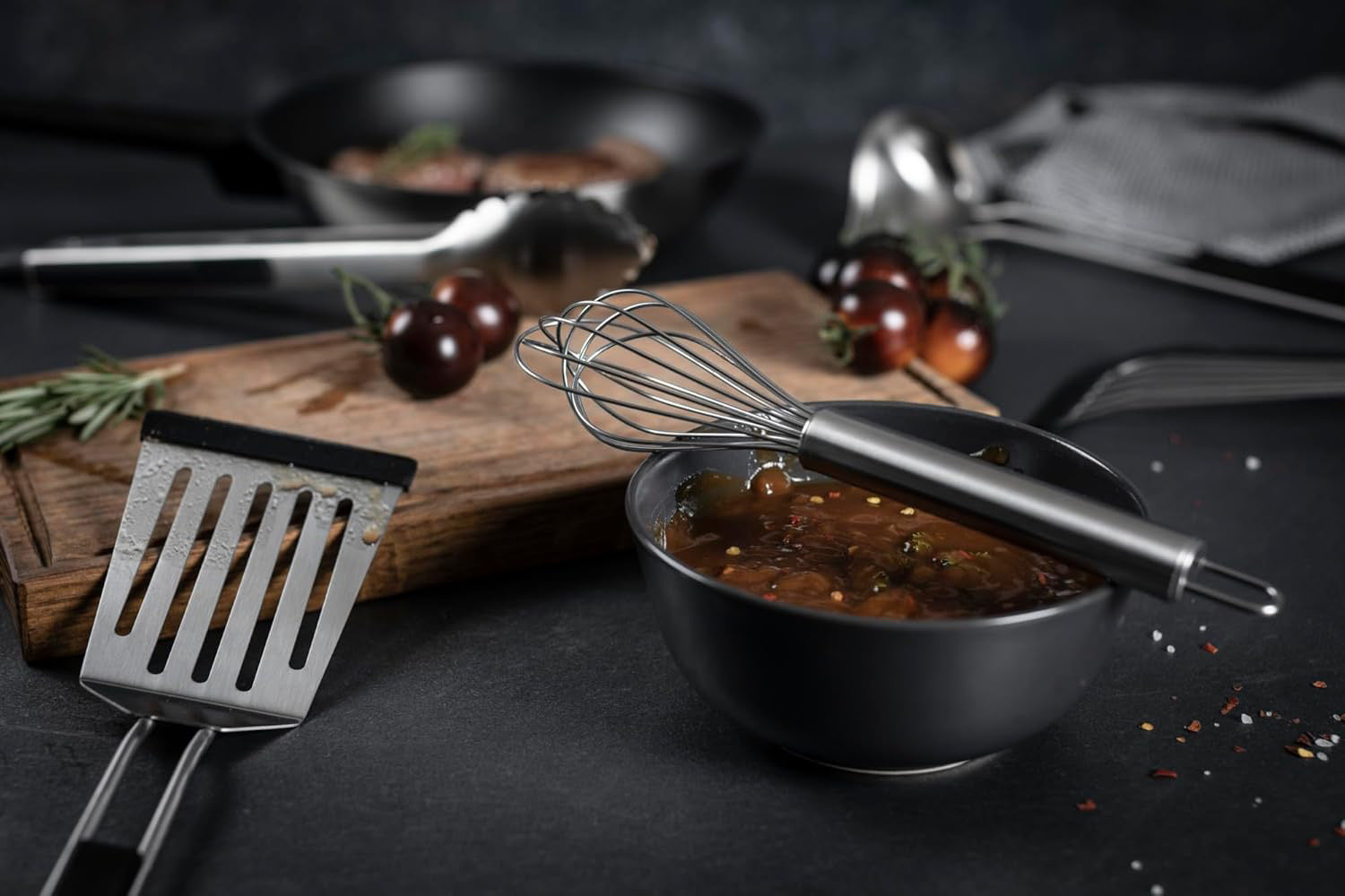 Kuhn Rikon Essential Swivel Peeler with Stainless Steel Swivel Blade