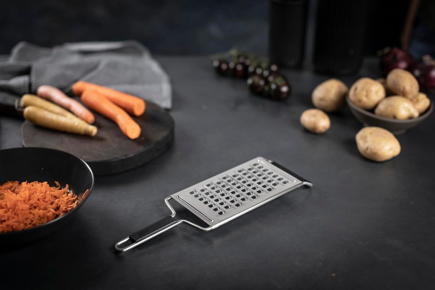 Kuhn Rikon Essential Coarse Grater with Ultra-Sharp Stainless Steel Blade for Vegetables, Cheese & Potatoes