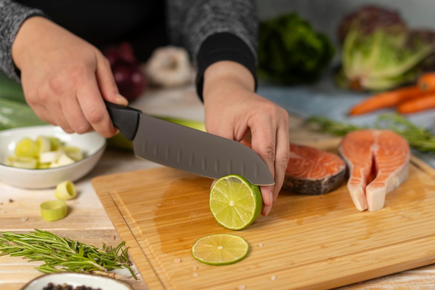 Kuhn Rikon ICED Santoku Knife 6.3-Inch, Ice Hardened German Stainless Blade