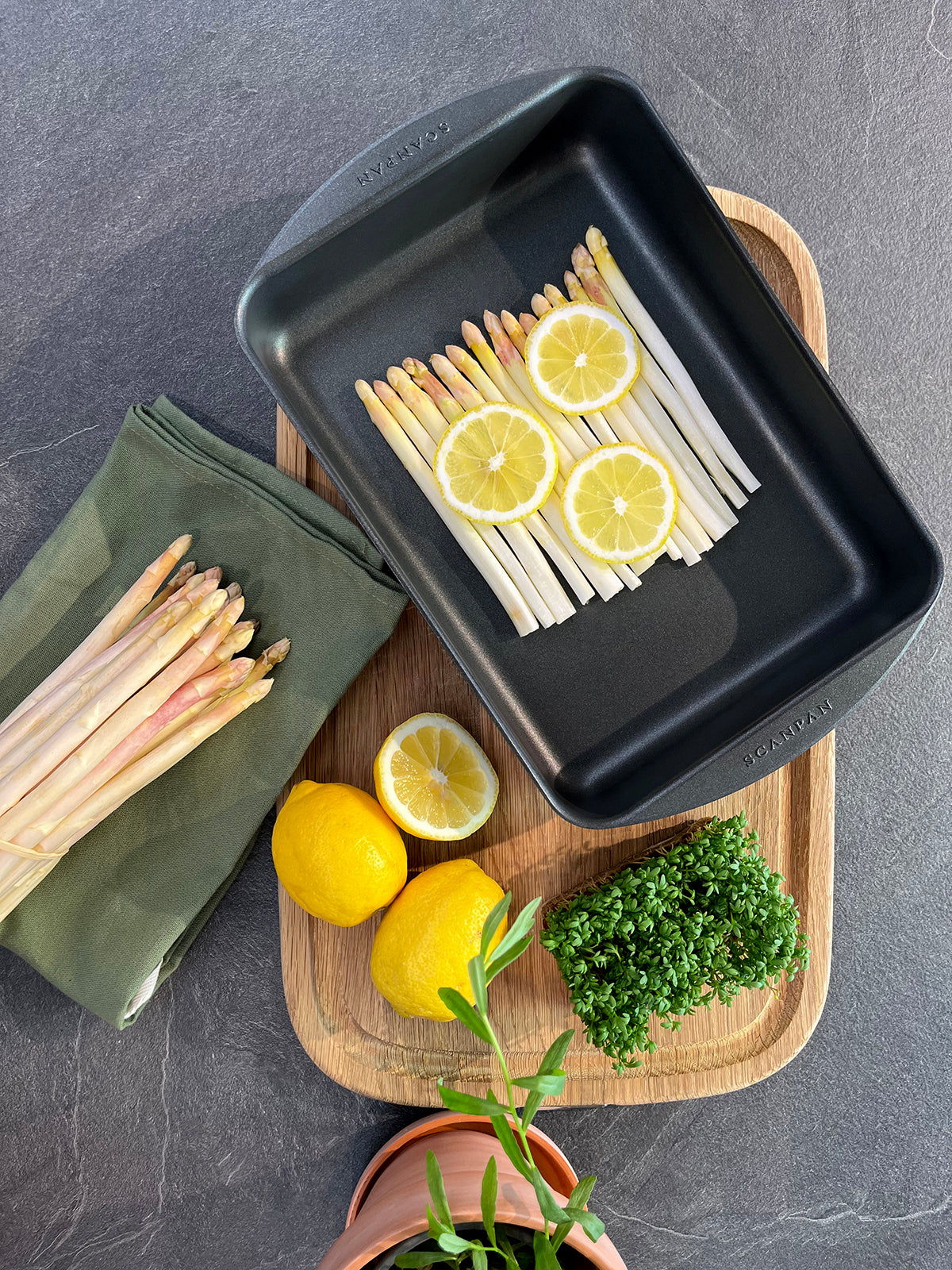 Scanpan Classic 13.5" x 8.75" Roasting Pan, 3.25 Qt.