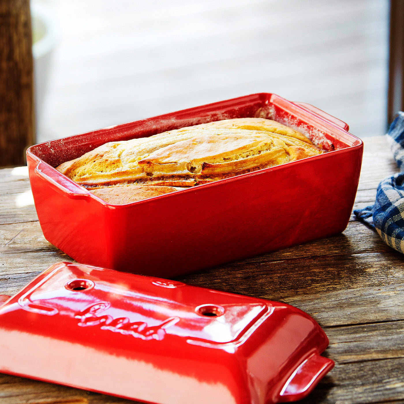 Emile Henry Bread Loaf Baker With Lid, Burgundy