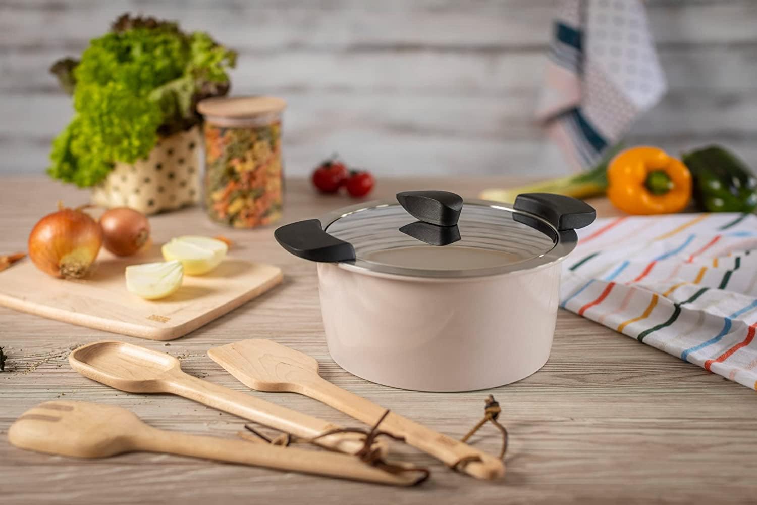 Kuhn Rikon Hotpan Stainless Steel Cooking Pot with Insulated Bowl, 2.1-Quart, Sand