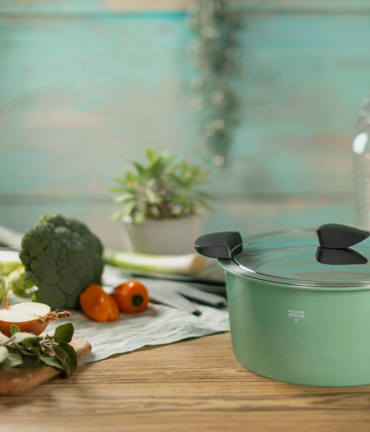 Kuhn Rikon Hotpan Stainless Steel Cooking Pot with Insulated Bowl, 5.3-Quart, Ocean