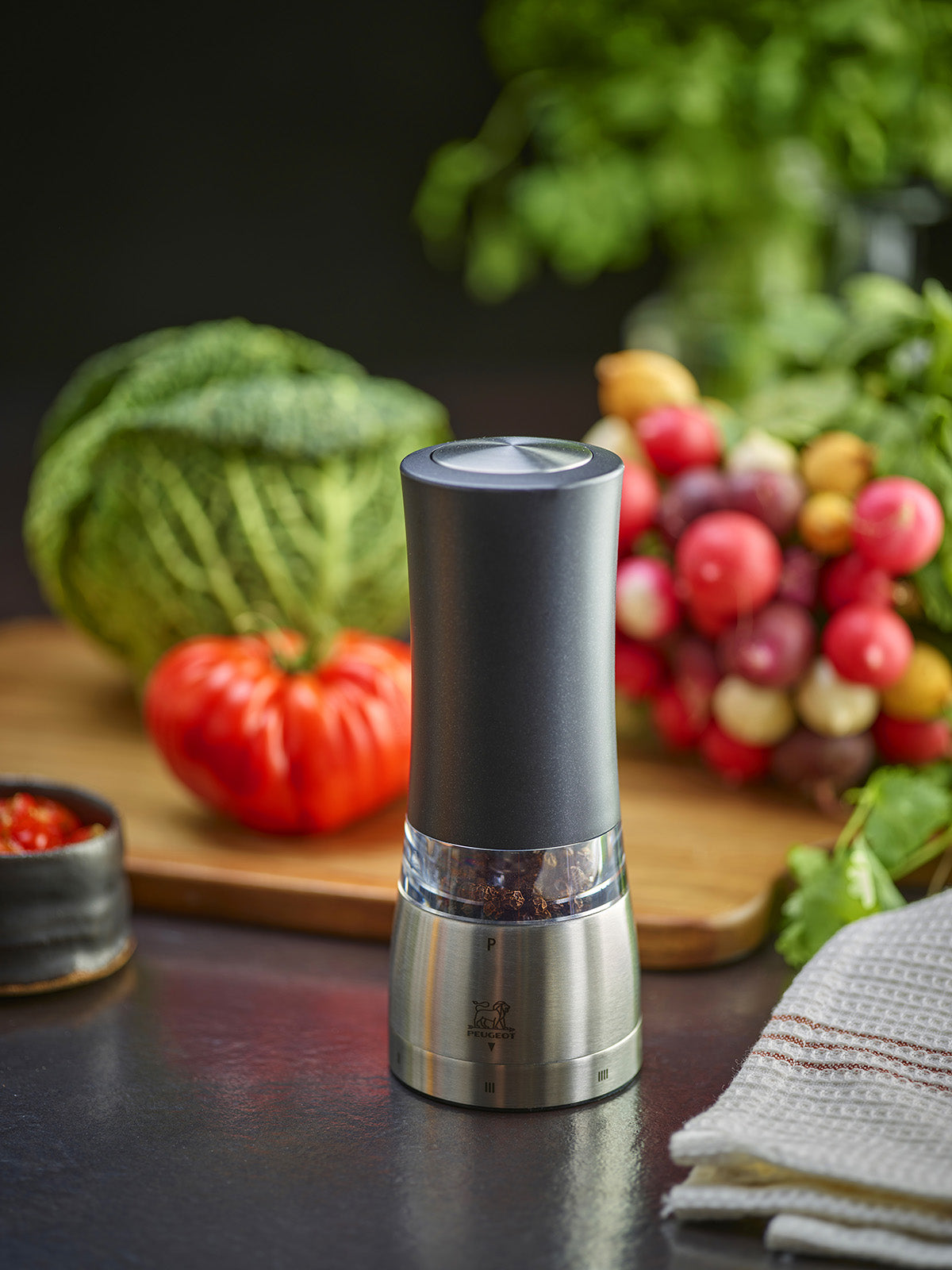 Peugeot Daman Electric Pepper Mill, Iridescent Black, 7 Inch