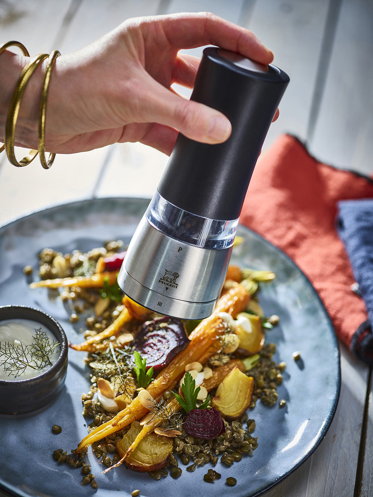 Peugeot Daman Electric Pepper Mill, Iridescent Black, 7 Inch