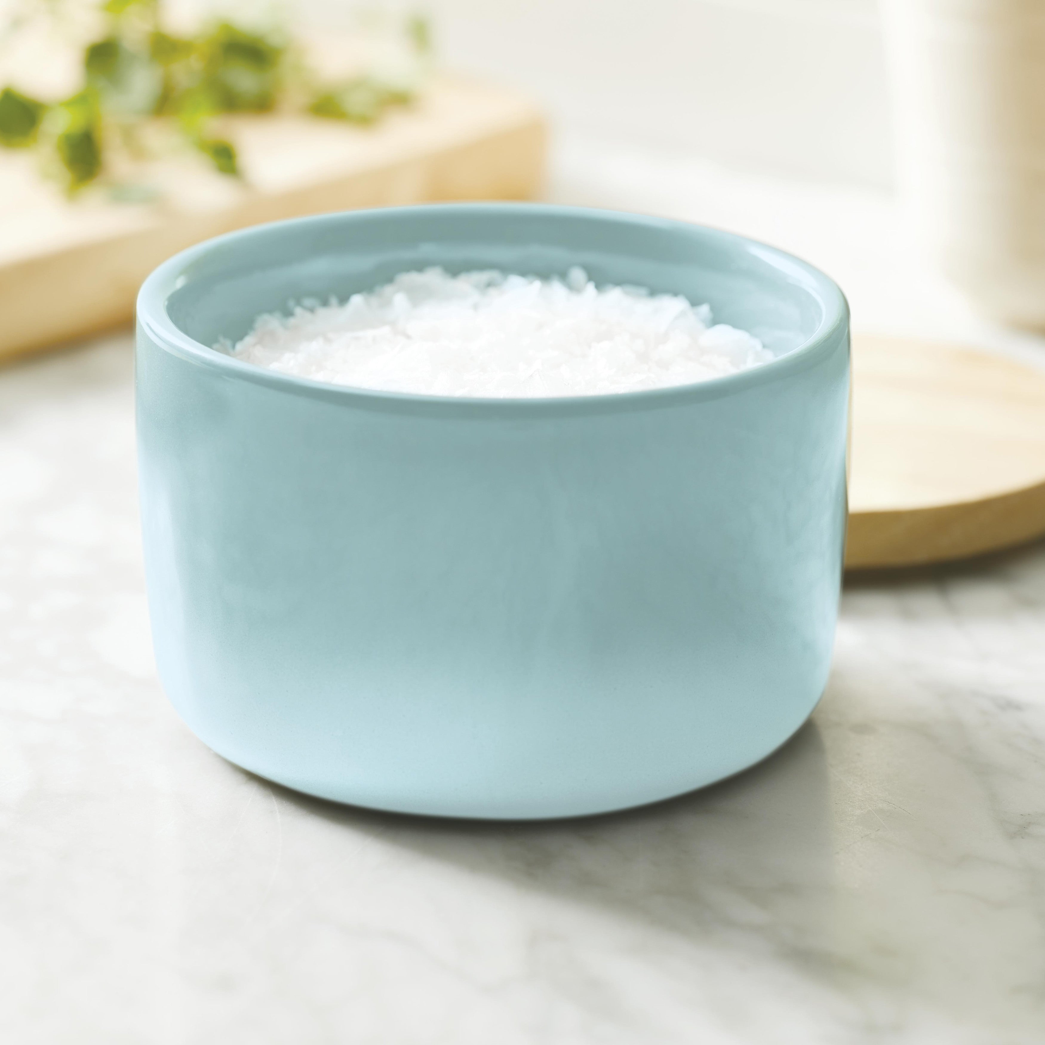 Rachael Ray 9-ounce Ceramic Salt and Spice Box with Wood Lid, Light Blue Ombre