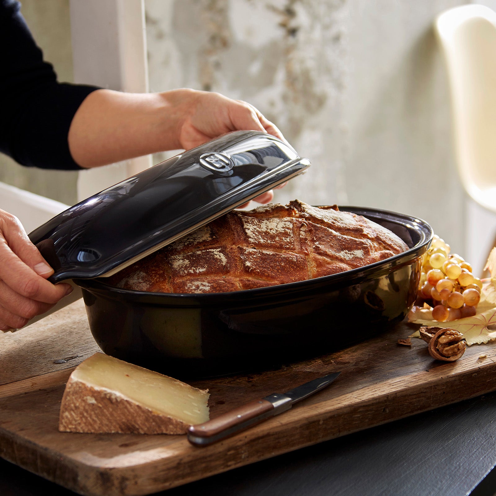 Emile Henry Artisan Loaf Baker, Charcoal