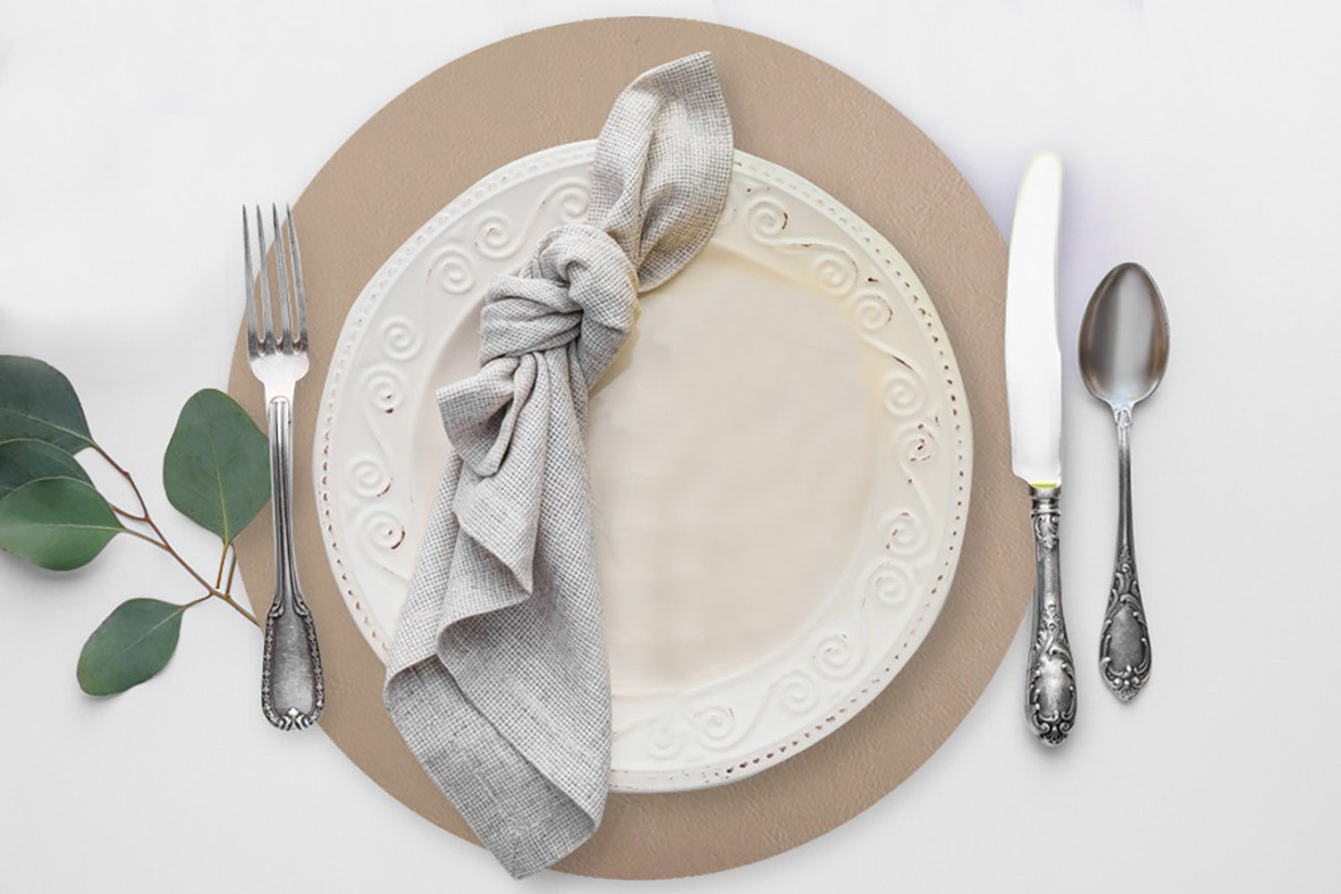 Davanti by Frieling Mattola Placemats Set of 6, Round 15 Inch Indoor Outdoor Table Placemats, Taupe
