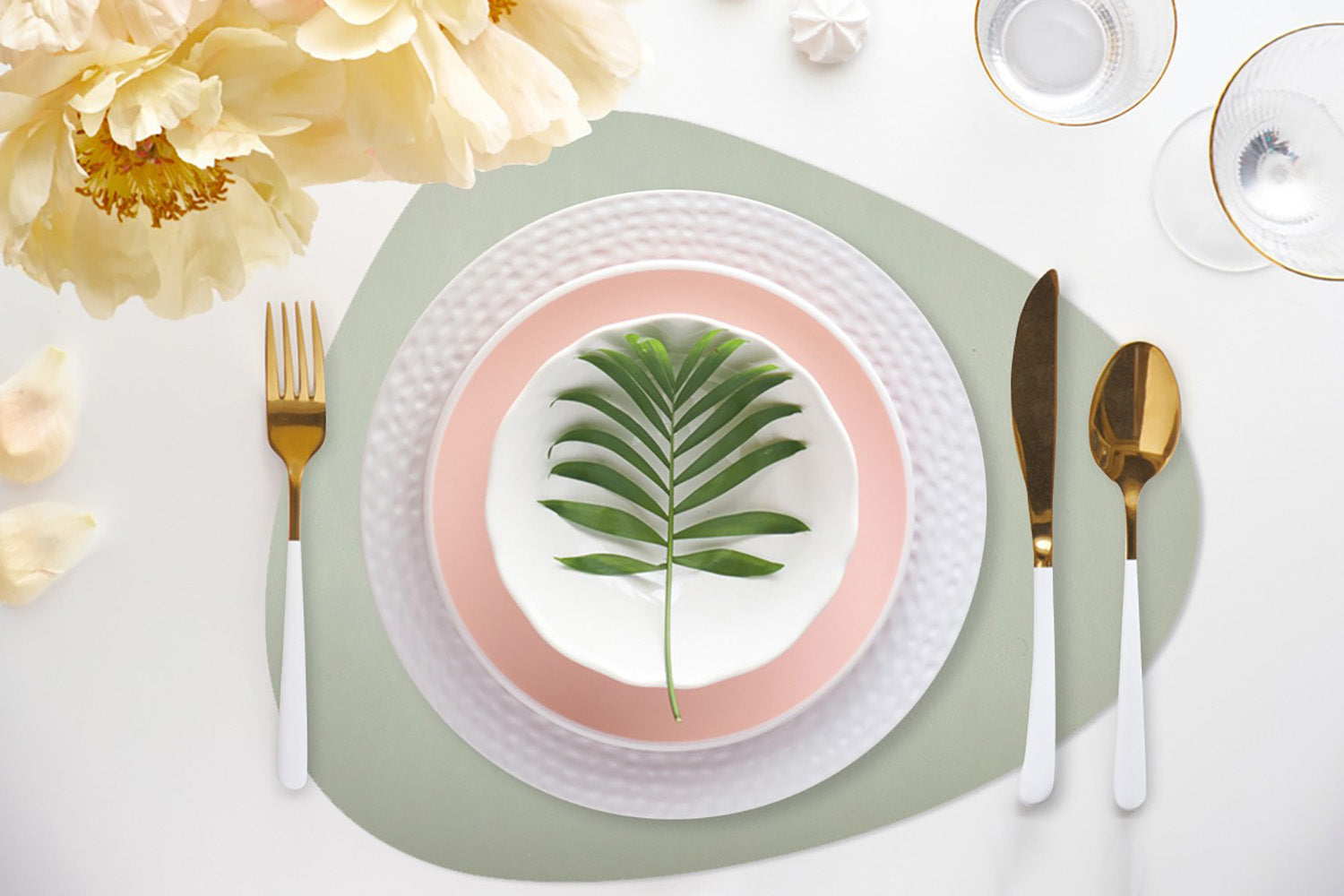 Davanti by Frieling Mattola Placemats Set of 6, Stone, 18.5 x 15.3 Inch Indoor Outdoor Table Placemats – Mint