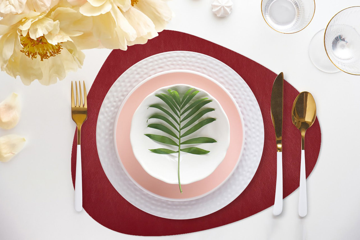 Davanti by Frieling Mattola Placemats Set of 6, Stone, 18.5 x 15.3 Inch Indoor Outdoor Table Placemats – Earth Red