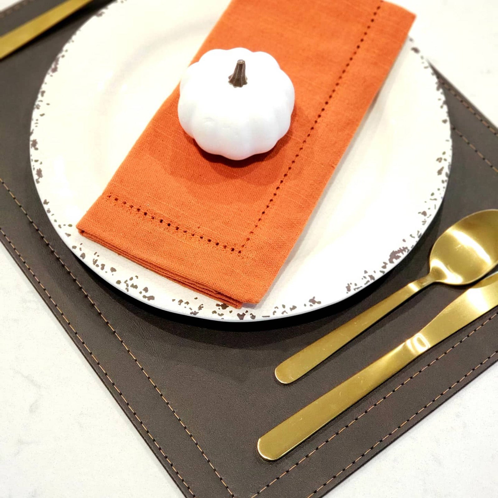 Davanti by Frieling Classic Luxe Placemats Set of 6, Rectangular 16.5 x 12.5 Inch Indoor Outdoor Table Placemats, Brown Obsidian