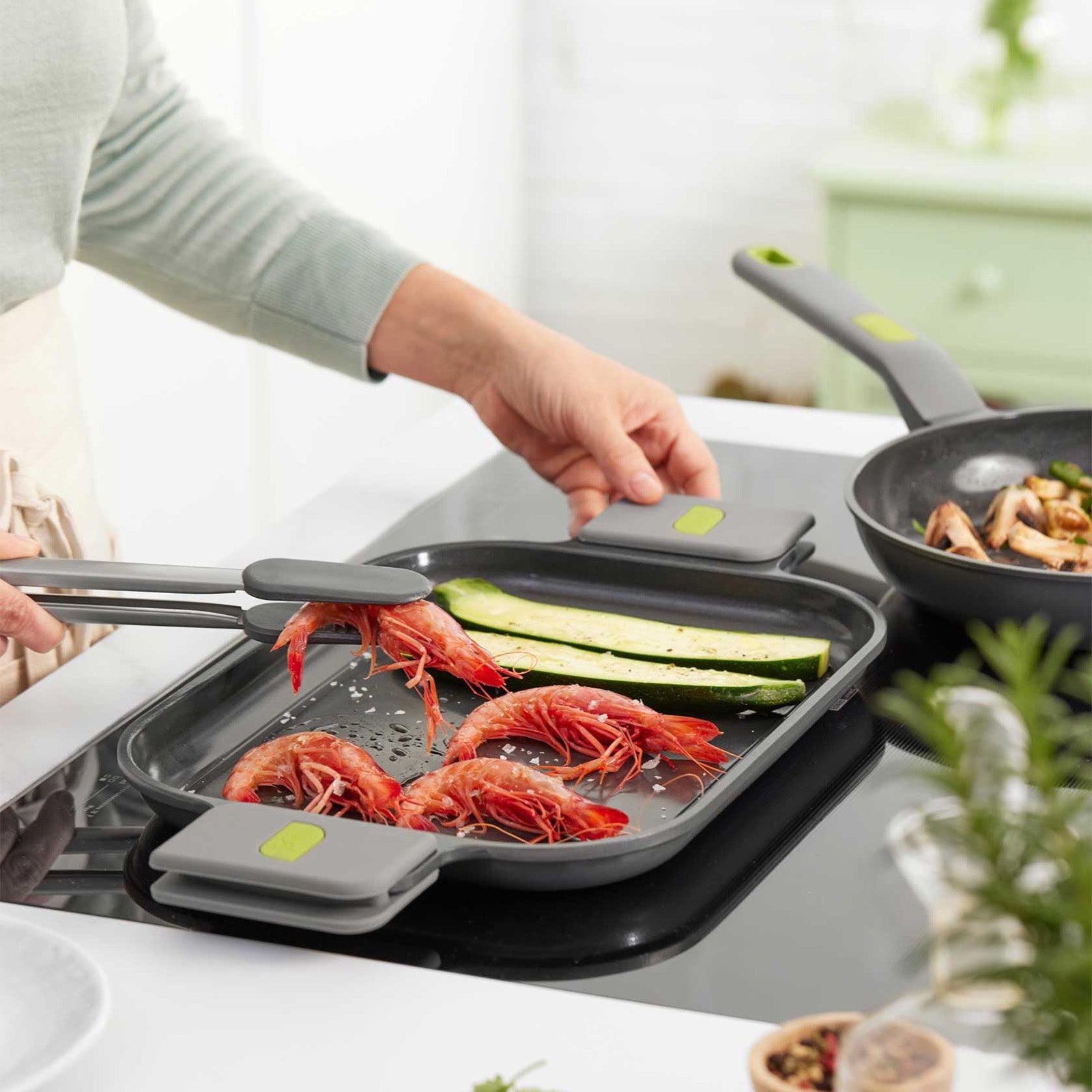 BRA Cookware Ceramic Nonstick Griddle with Removable Handles, 12.6 x 9.4-Inch