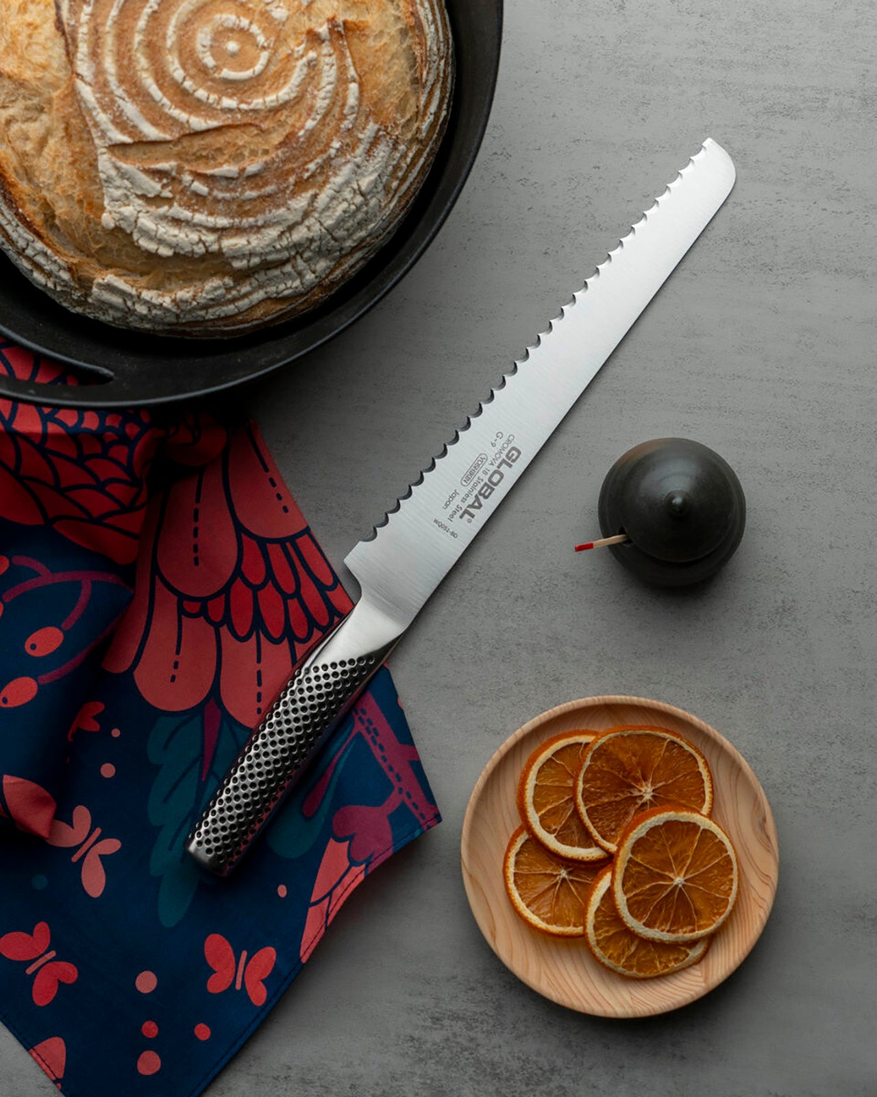 Global Classic 8.5 Inch Bread Knife