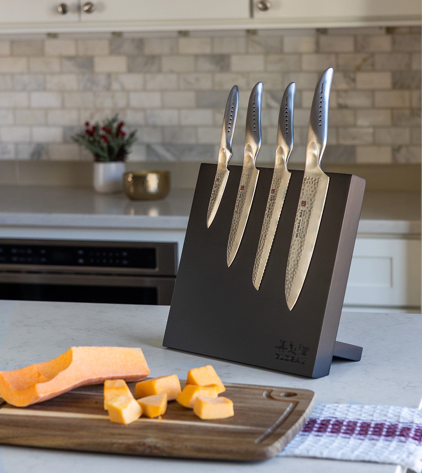 Global Bitoku SAI Essentials 5 Piece Knife Set with Magnetic Block, Rubberwood