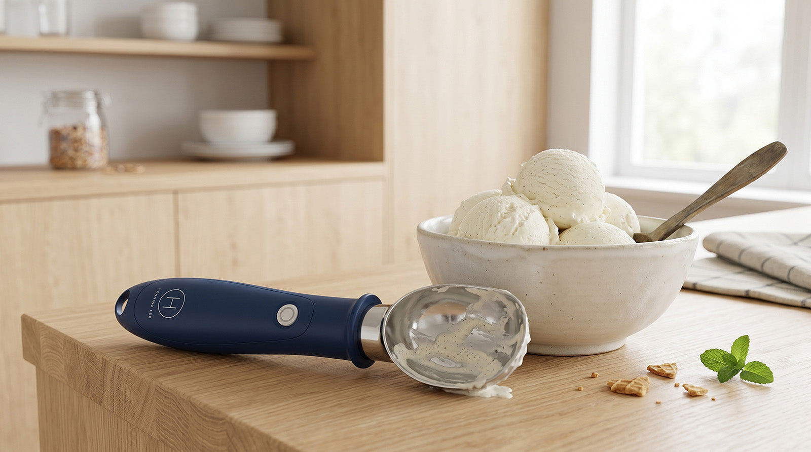 Henning Lee Heated Ice Cream Scoop, Blue