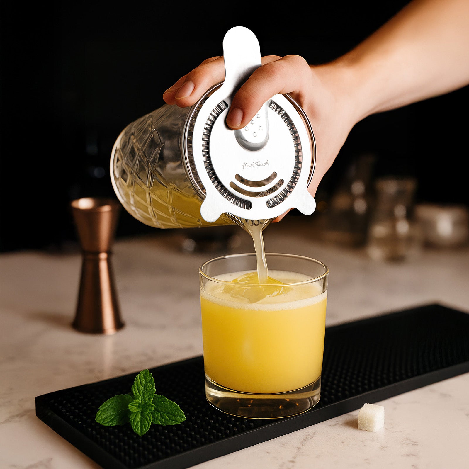 Final Touch Yarai Mixing Pitcher with Hawthorne Strainer