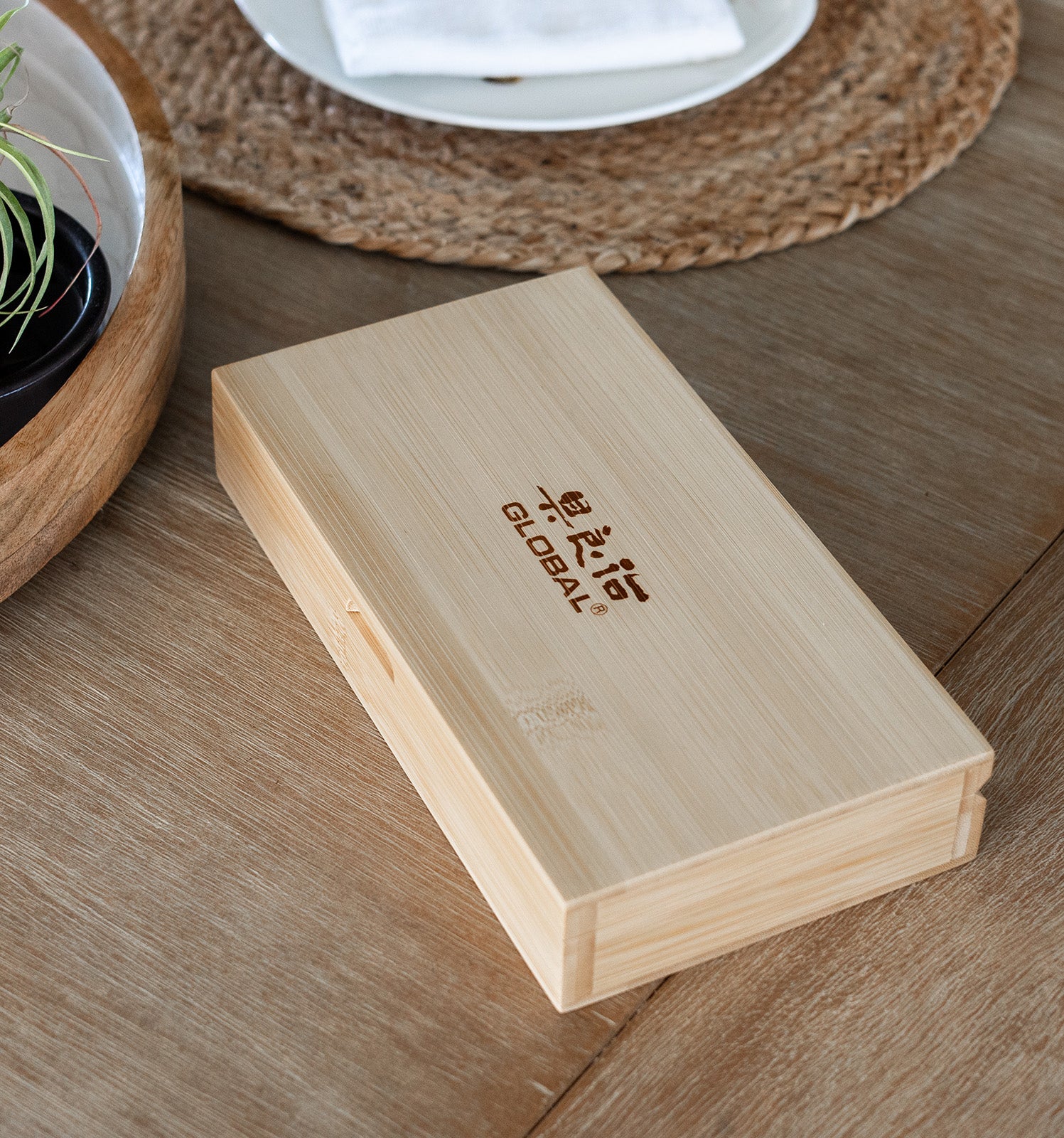Global 8-Piece Steak Knife Set with Bamboo Box