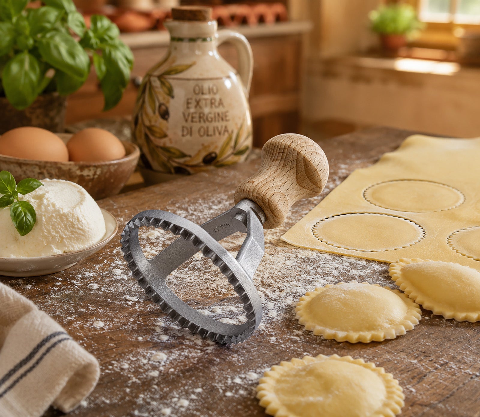 Küchenprofi Pasta Casa Round Ravioli Stamp, 3-Inch Diameter, Made in Italy