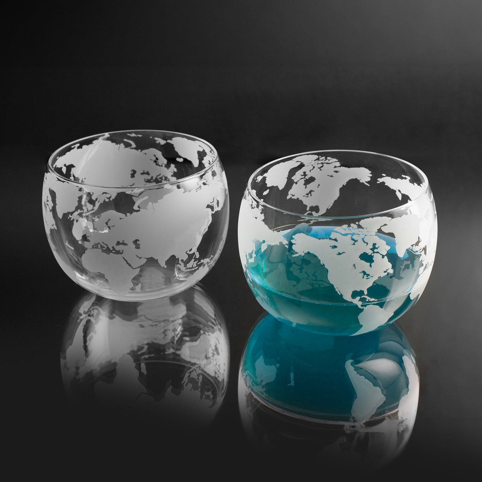 Final Touch Revolve Globe Glass - Set of 2