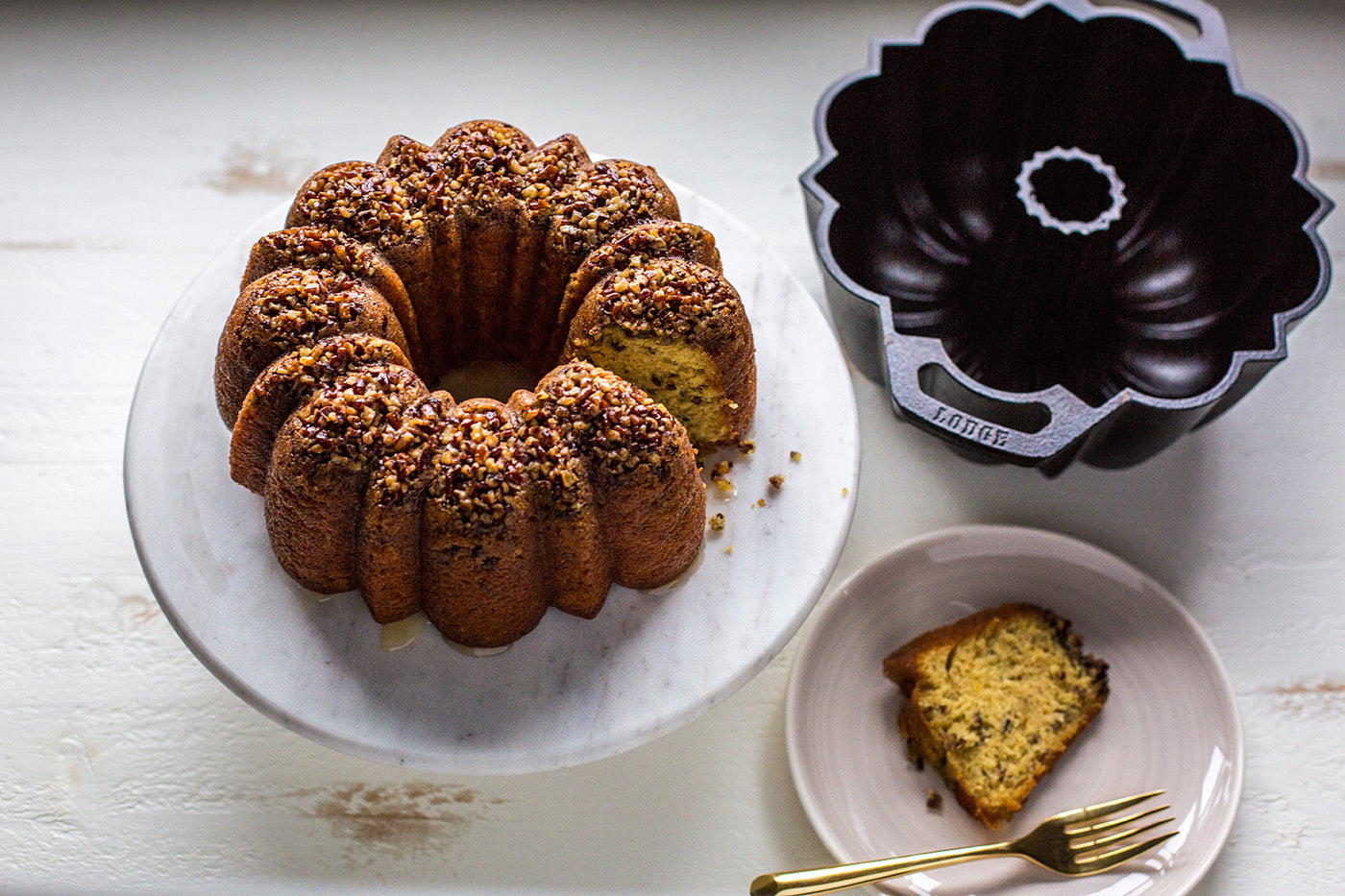 Lodge Legacy Series Fluted Cake Pan, Cast Iron