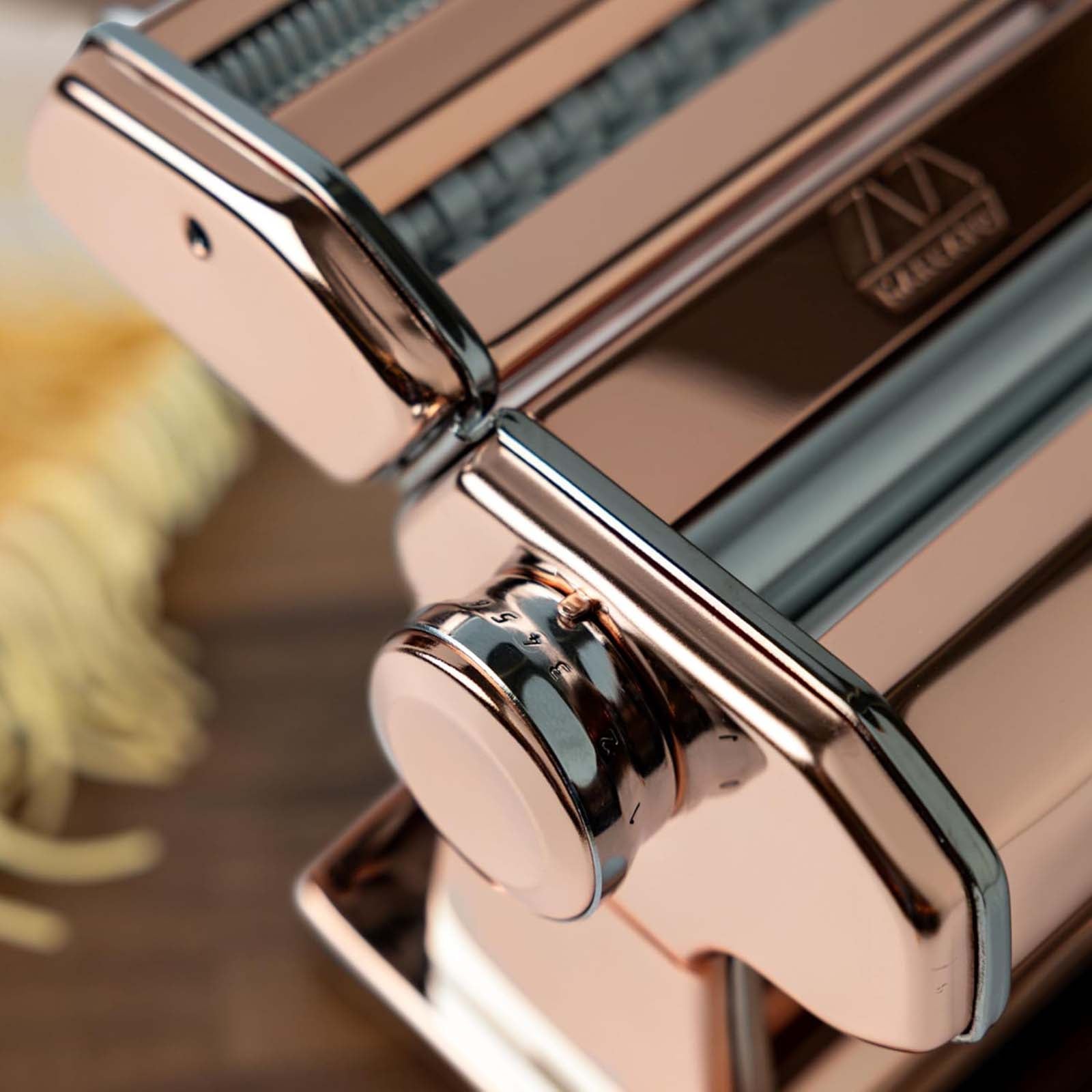 Marcato Atlas+ Pasta Machine with Cutter, Hand Crank, and Instructions, Made in Italy, Copper