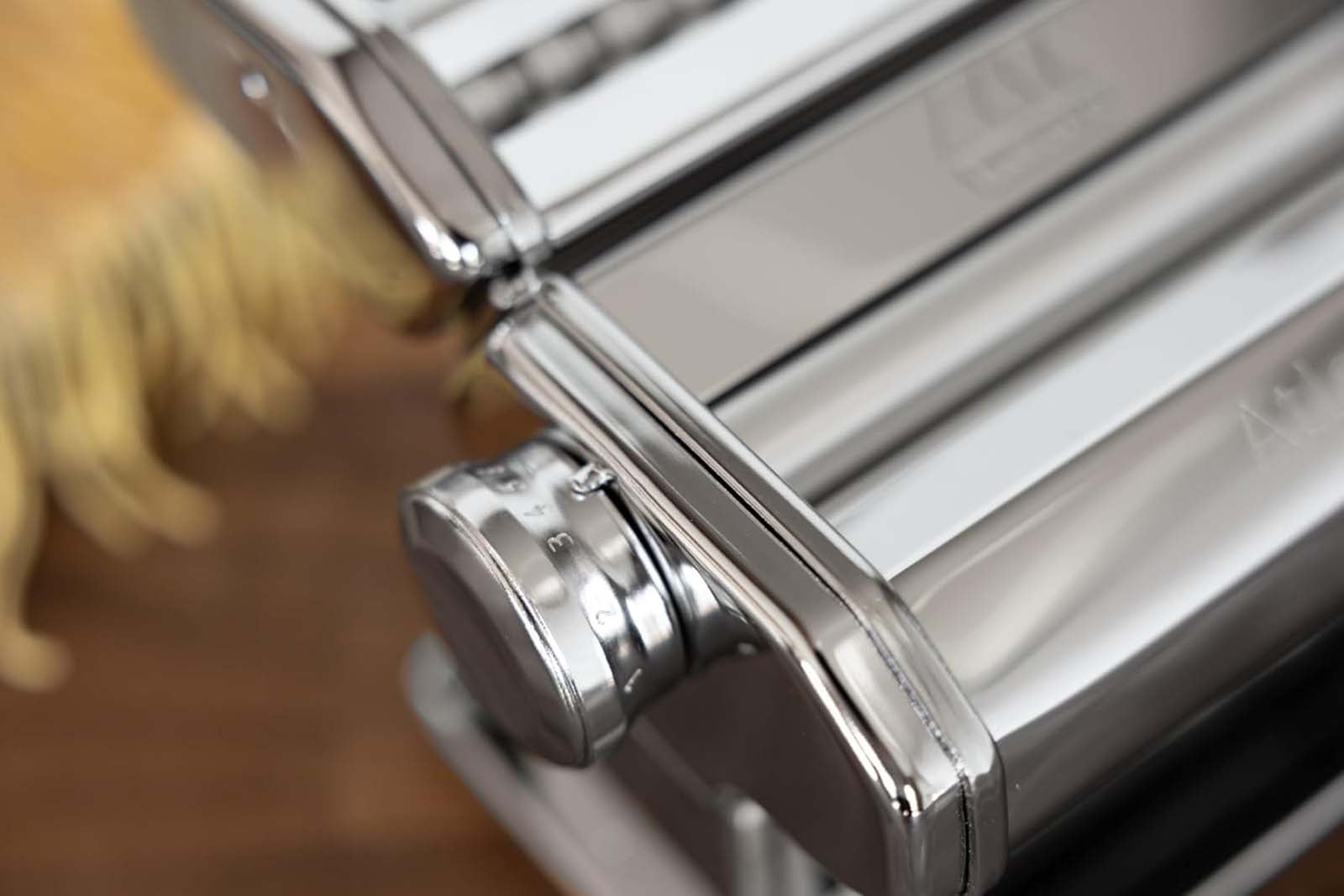 Marcato Atlas+ Pasta Machine with Cutter, Hand Crank, and Instructions, Made in Italy, Silver
