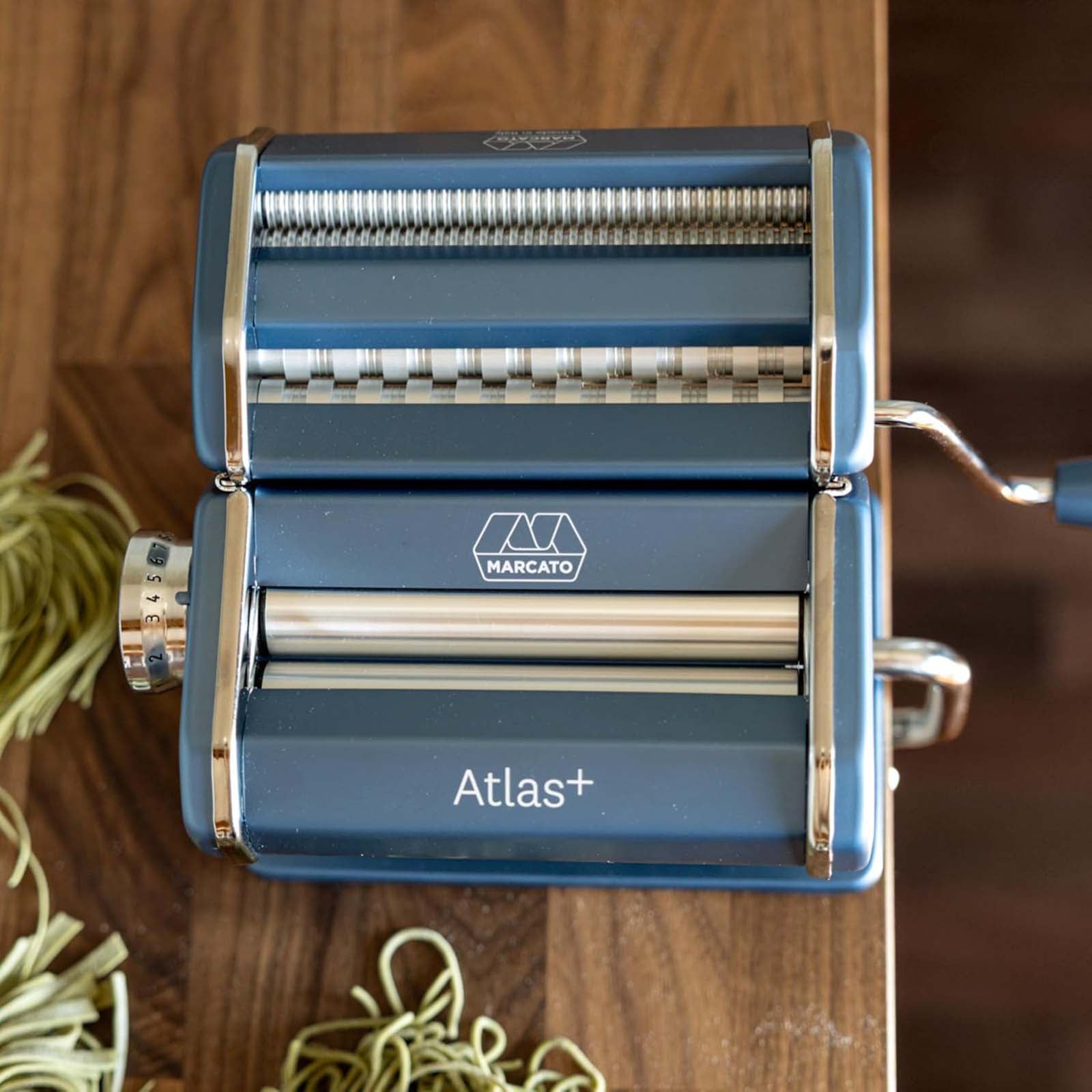 Marcato Atlas+ Pasta Machine with Cutter, Hand Crank, and Instructions, Made in Italy, Powder Blue