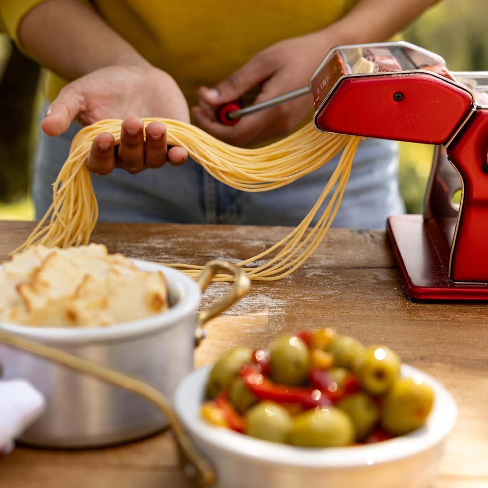 Marcato Atlas+ Pasta Machine with Cutter, Hand Crank, and Instructions, Made in Italy, Red