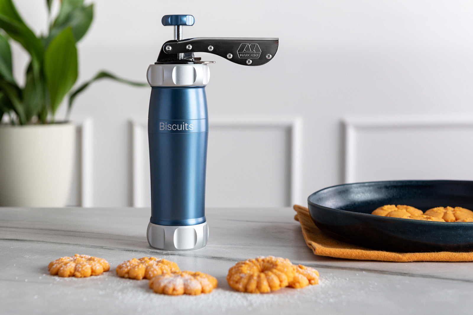 Marcato Design Series Biscuit Maker Press, Includes 20 Cookie Disc Shapes, Blue