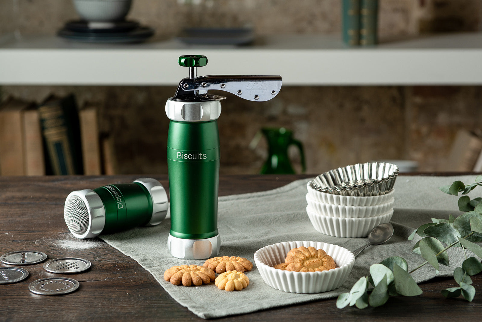 Marcato Design Series Biscuit Maker Press, Includes 20 Cookie Disc Shapes, Green