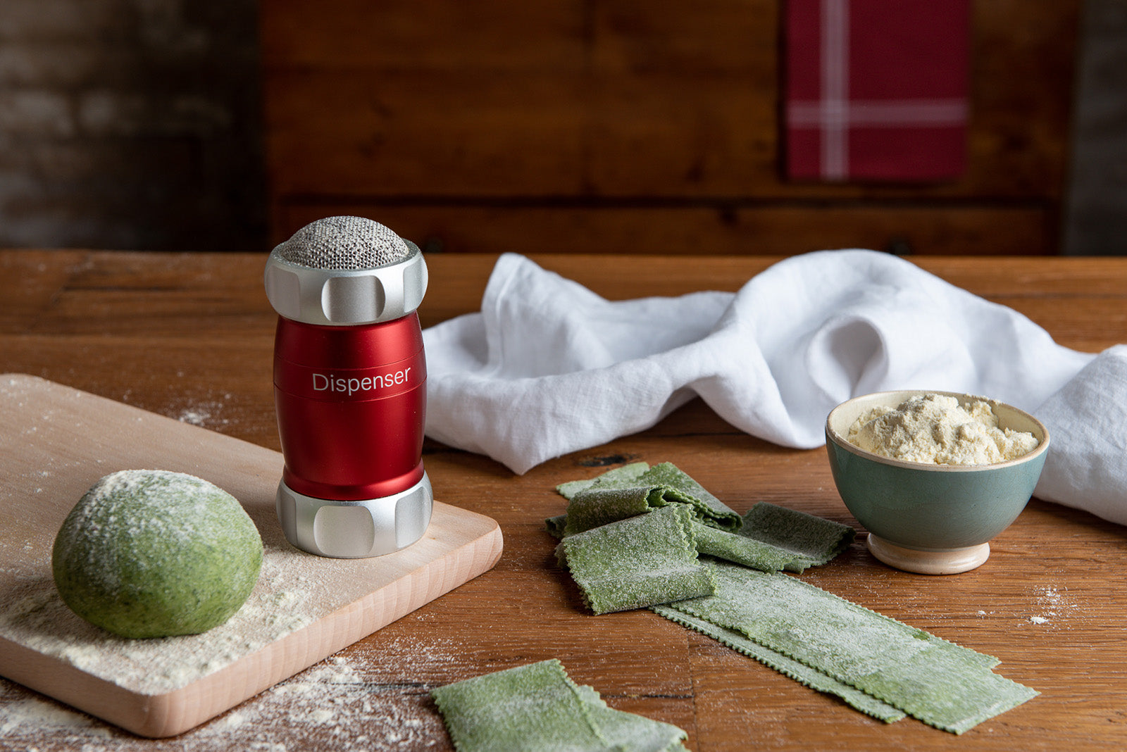 Marcato Design Line Dispenser Shaker for Flour, Powdered Sugar, and More, Red