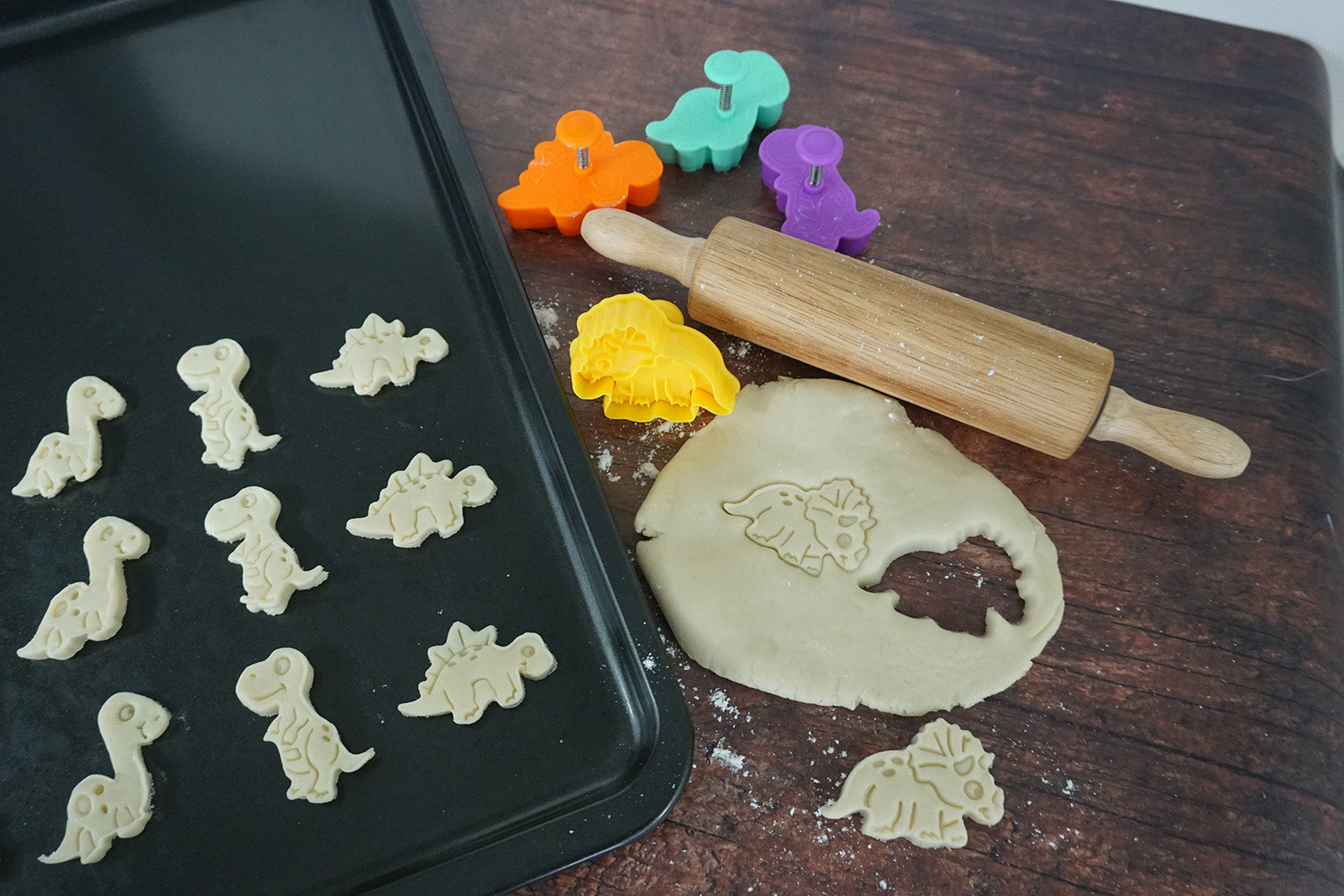 R&M International Dinosaur Cookie Cutter & Stamper Set
