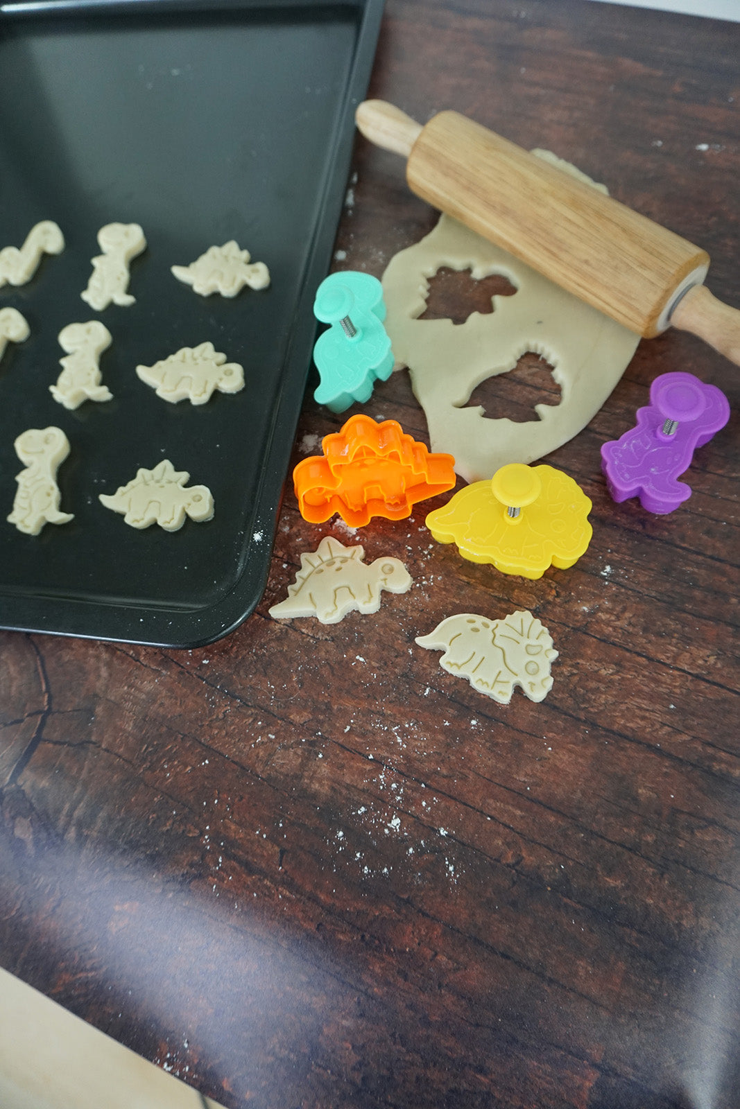 R&M International Dinosaur Cookie Cutter & Stamper Set