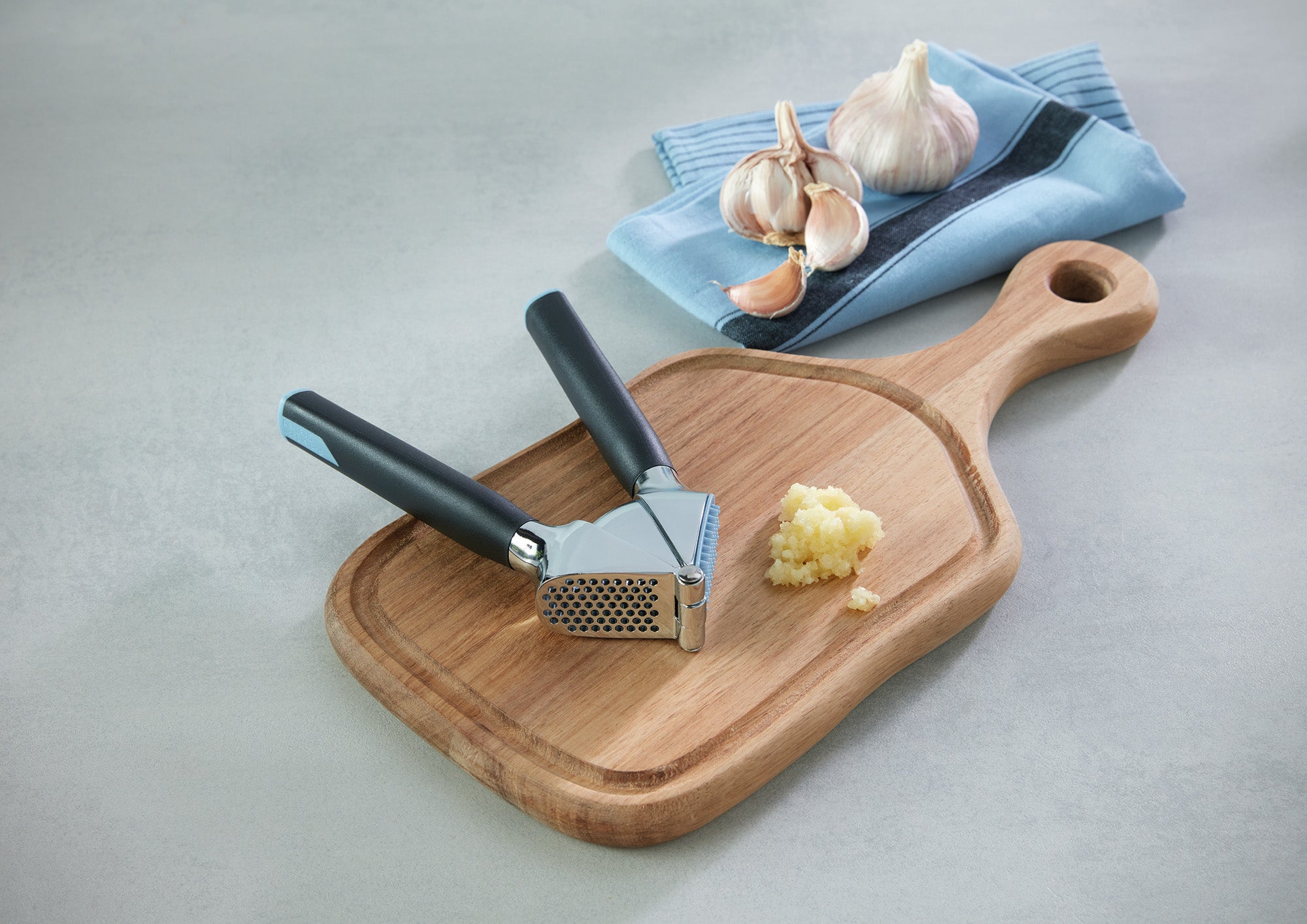 Richardson Sheffield Refinest Garlic Press, 7.5-Inch, Stainless Steel